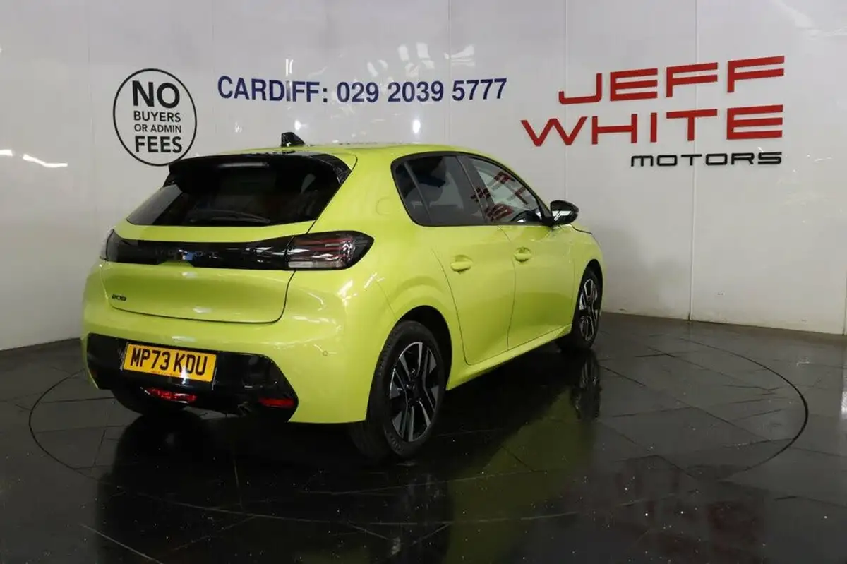 2024-peugeot-208-12-puretech-allure-big-4