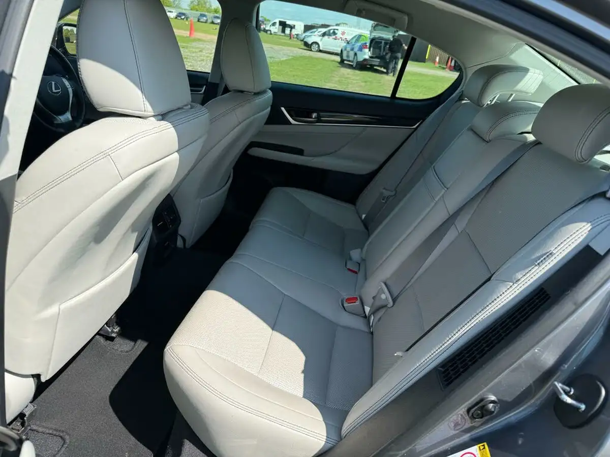 2015-lexus-gs-300h-25-luxury-big-21
