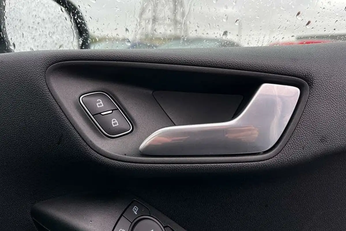 2022-ford-fiesta-10t-titanium-100ps-big-38