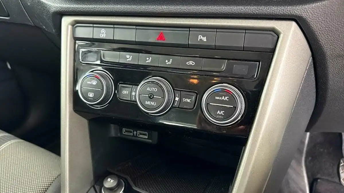 2020-volkswagen-t-roc-10-tsi-se-115ps-big-24