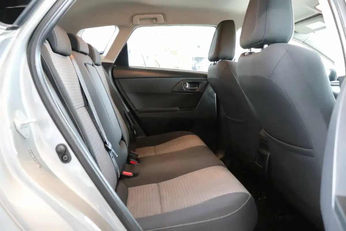 2018-toyota-auris-18-vvt-i-hsd-design-hatchback-big-23