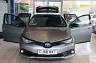 2018-toyota-auris-18-vvt-i-hsd-design-hatchback-small-11
