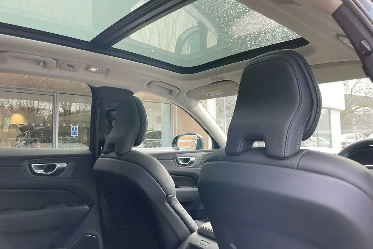 2024-volvo-xc60-20-b5-plus-big-22