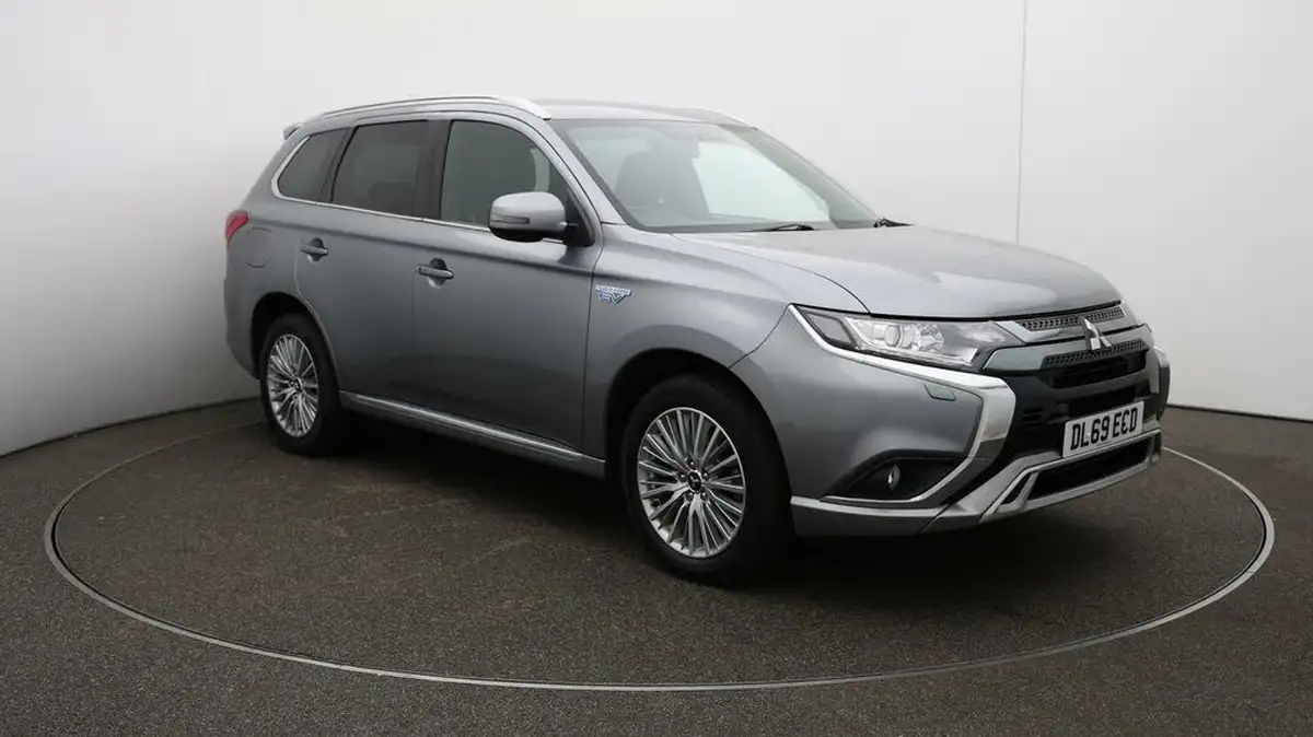 2020-mitsubishi-outlander-24-dynamic-phev-big-35