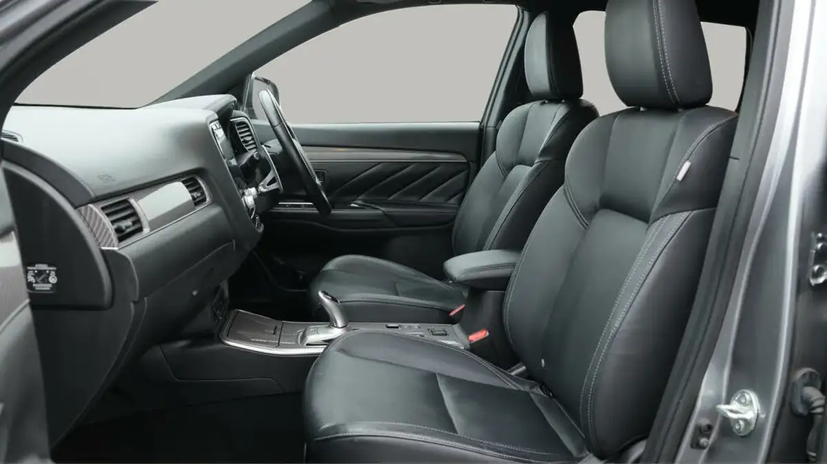 2020-mitsubishi-outlander-24-dynamic-phev-big-14