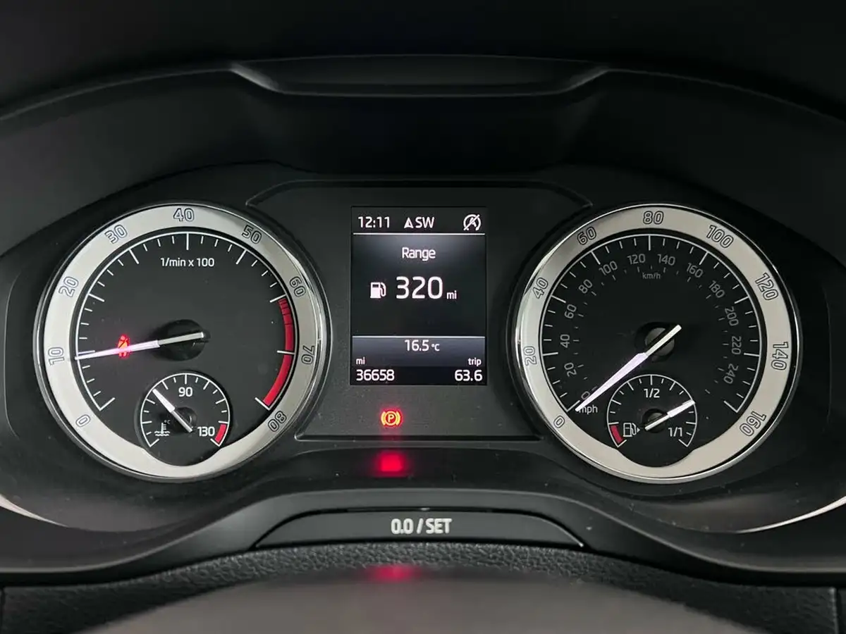2018-skoda-karoq-15-tsi-se-l-ss-big-13
