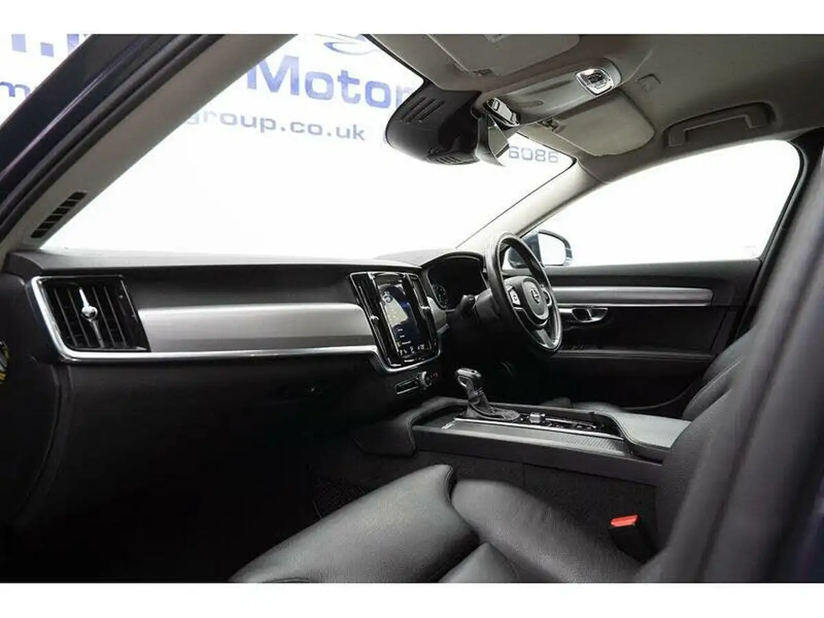 2019-volvo-v90-20-t4-momentum-plus-big-20