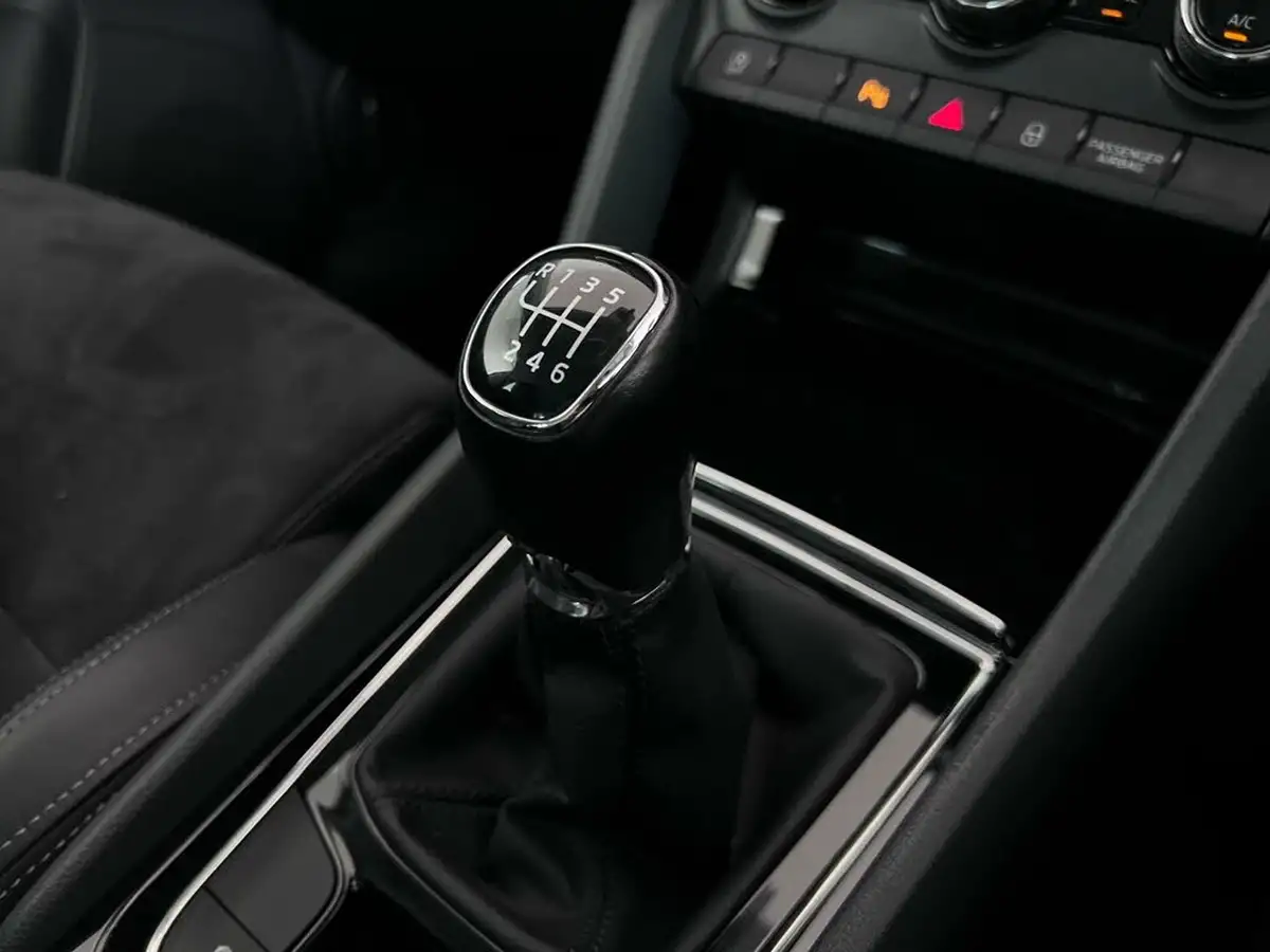 2018-skoda-karoq-15-tsi-se-l-ss-big-35