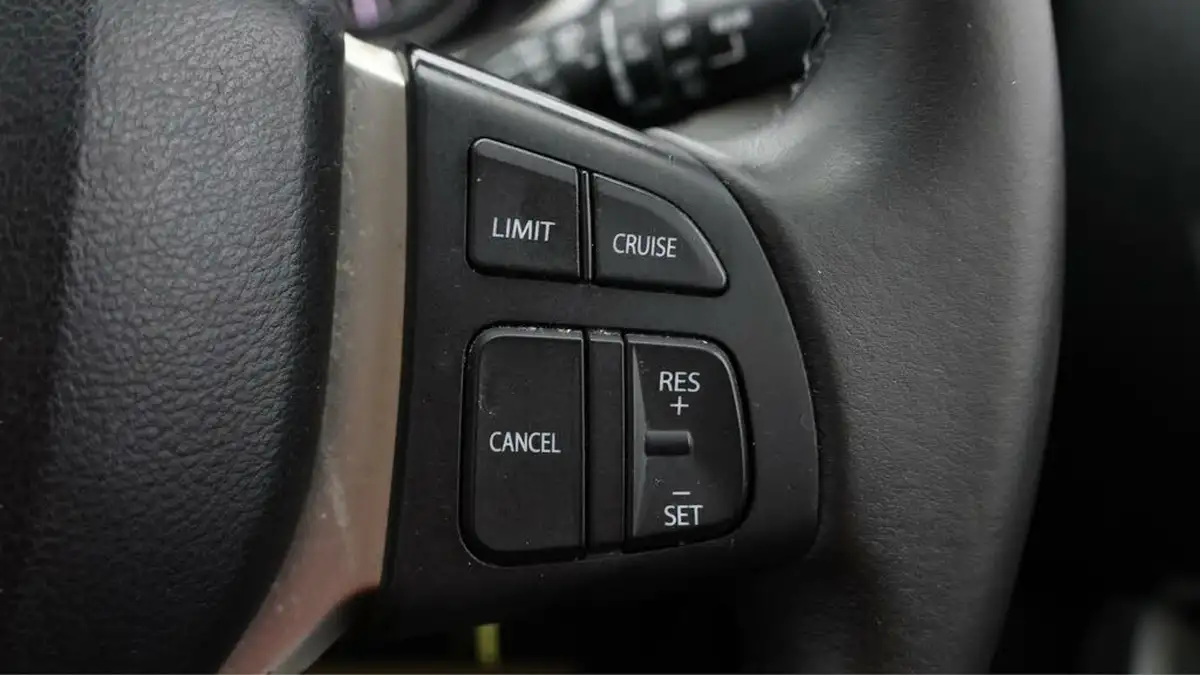 2018-suzuki-vitara-10-boosterjet-sz4-big-23