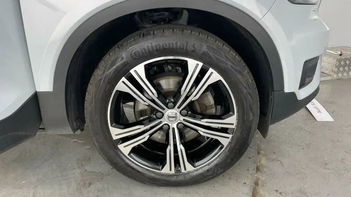 2021-volvo-xc40-20-b4-inscription-pro-197bhp-geartronic-big-4