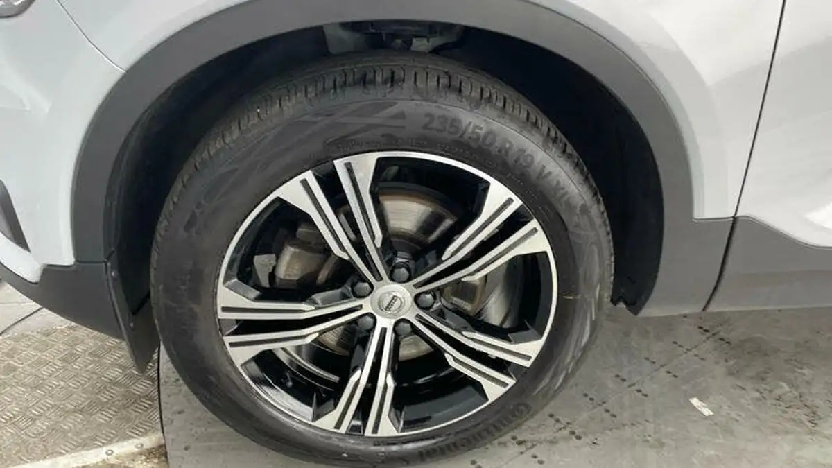2021-volvo-xc40-20-b4-inscription-pro-197bhp-geartronic-big-28