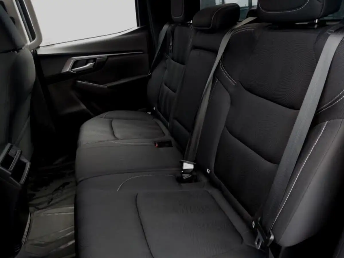 2022-isuzu-d-max-19td-dl20-double-pick-up-auto-big-5