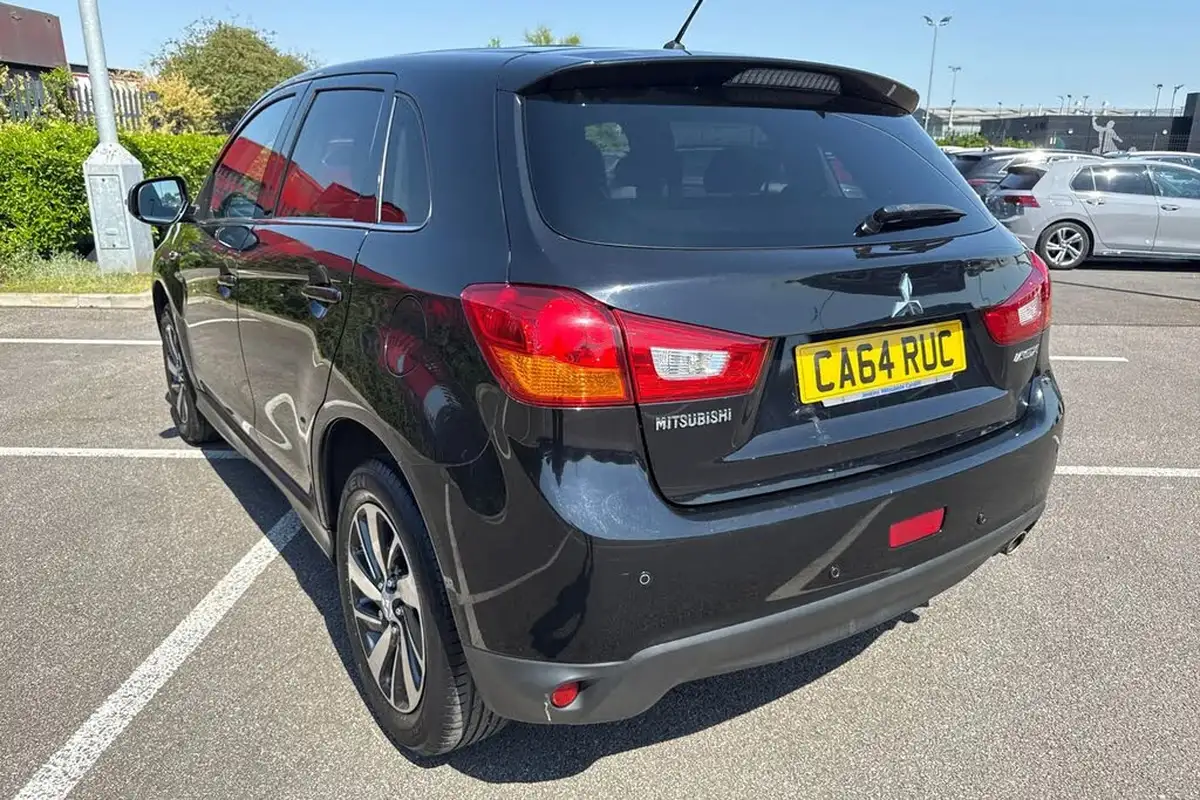 2015-mitsubishi-asx-16-3-big-6