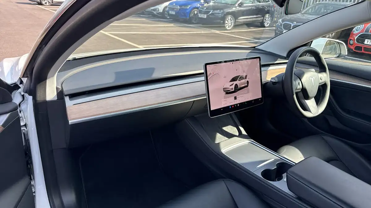 2022-tesla-model-3-e-long-range-big-9