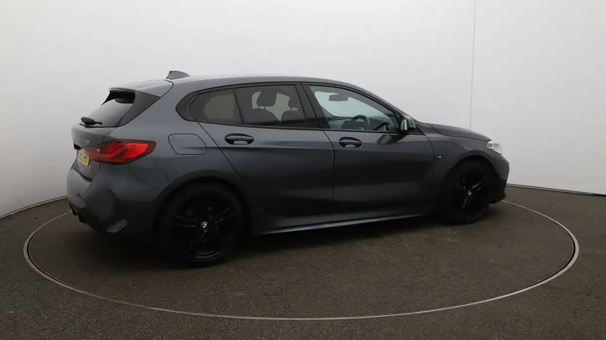 2021-bmw-1-series-15-118i-m-sport-lcp-dct-big-45
