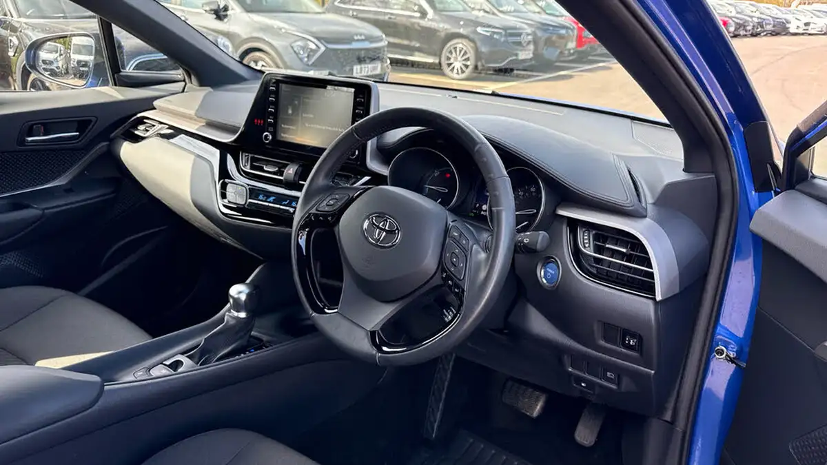2022-toyota-c-hr-18-vvt-i-icon-big-8