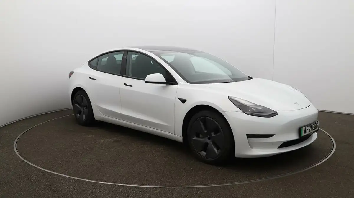 2021-tesla-model-3-e-long-range-4x4-big-1