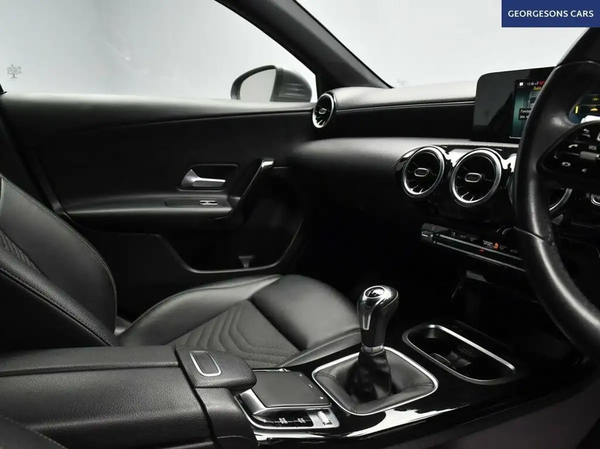2019-mercedes-benz-a-class-13-a180-se-big-28