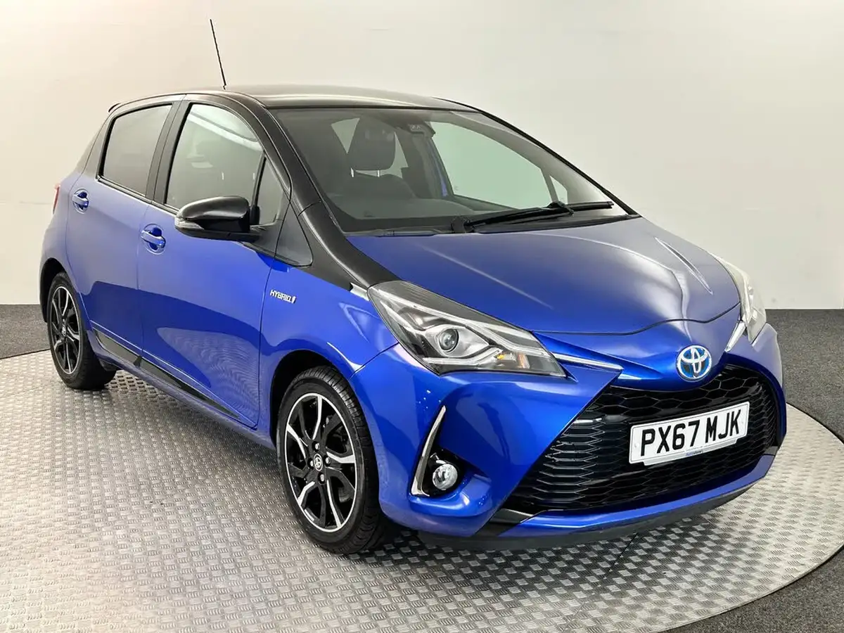 2017-toyota-yaris-15-vvt-i-yellow-bi-tone-limited-edition-hybrid-big-0