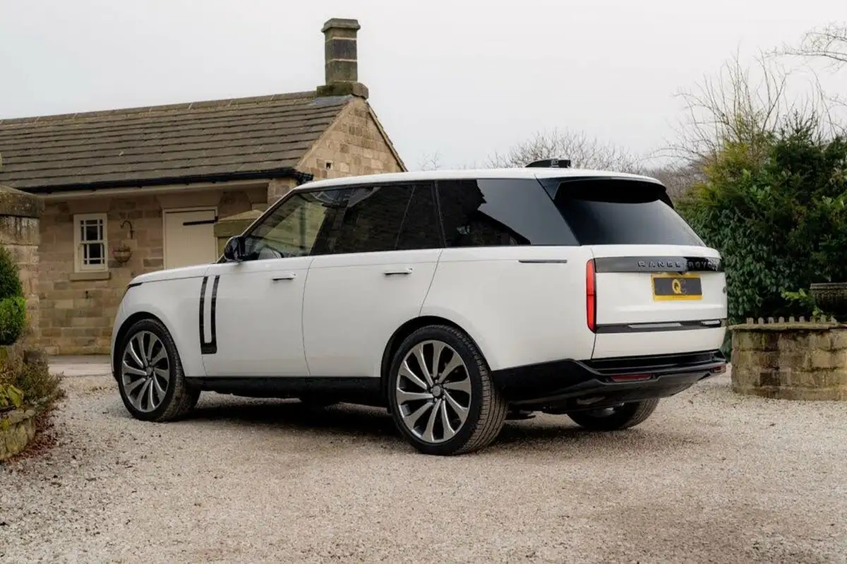 2023-land-rover-range-rover-30-p400-autobiography-big-34
