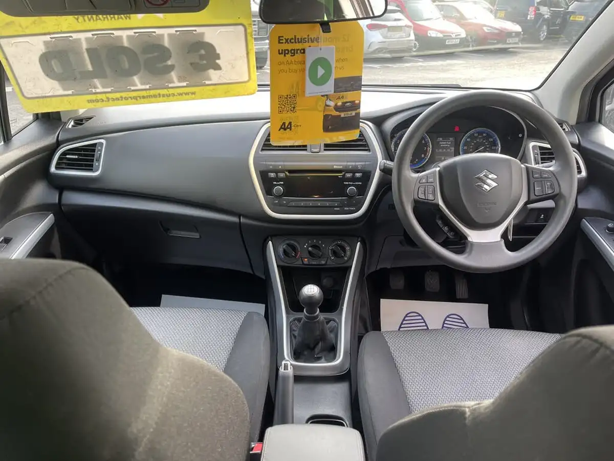 2015-suzuki-s-cross-16-sz3-big-7