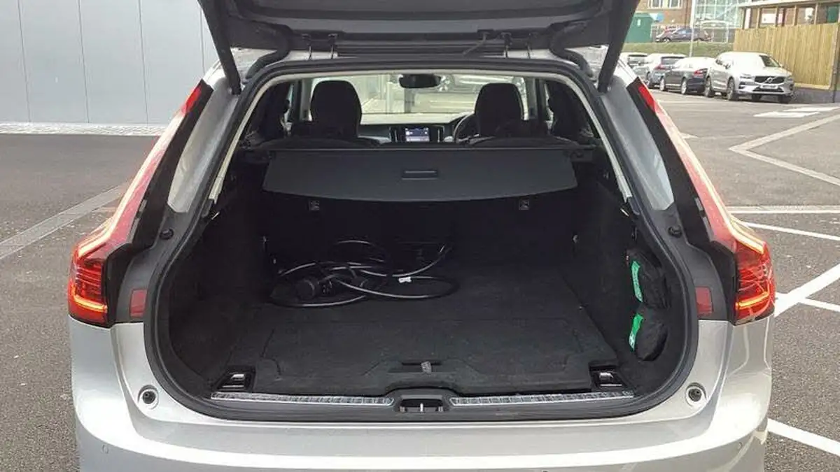 2024-volvo-v90-20-t6-plus-345bhp-dark-big-18