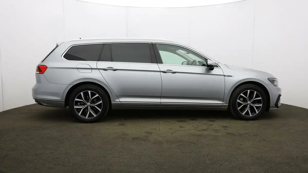 2020-volkswagen-passat-14-tsi-gte-estate-5d-big-44