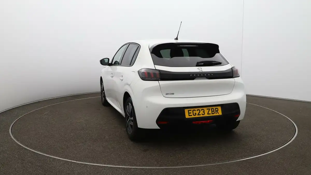 2023-peugeot-208-12-puretech-allure-premium-100ps-eat8-big-51