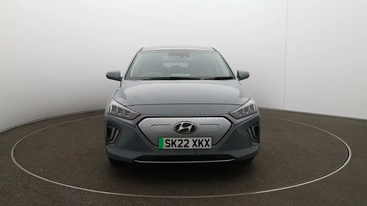 2022-hyundai-ioniq-e-premium-se-electric-big-32