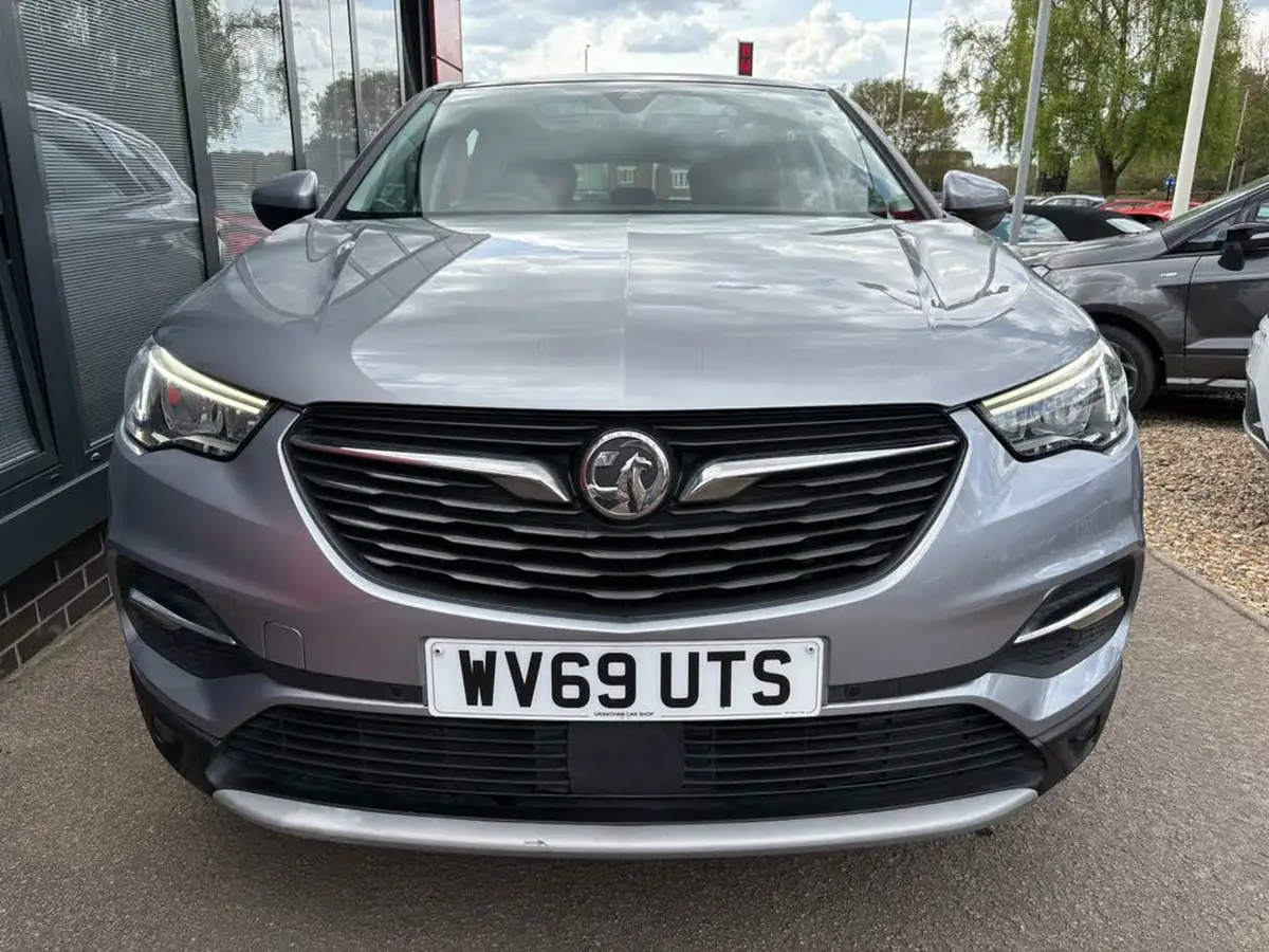 2019-vauxhall-grandland-x-15td-elite-nav-ss-blueinjection-big-5