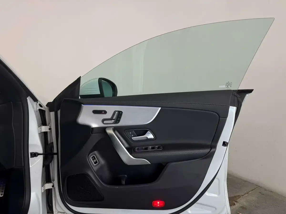 2021-mercedes-benz-cla-13-cla-180-amg-line-premium-plus-coupe-4d-big-27