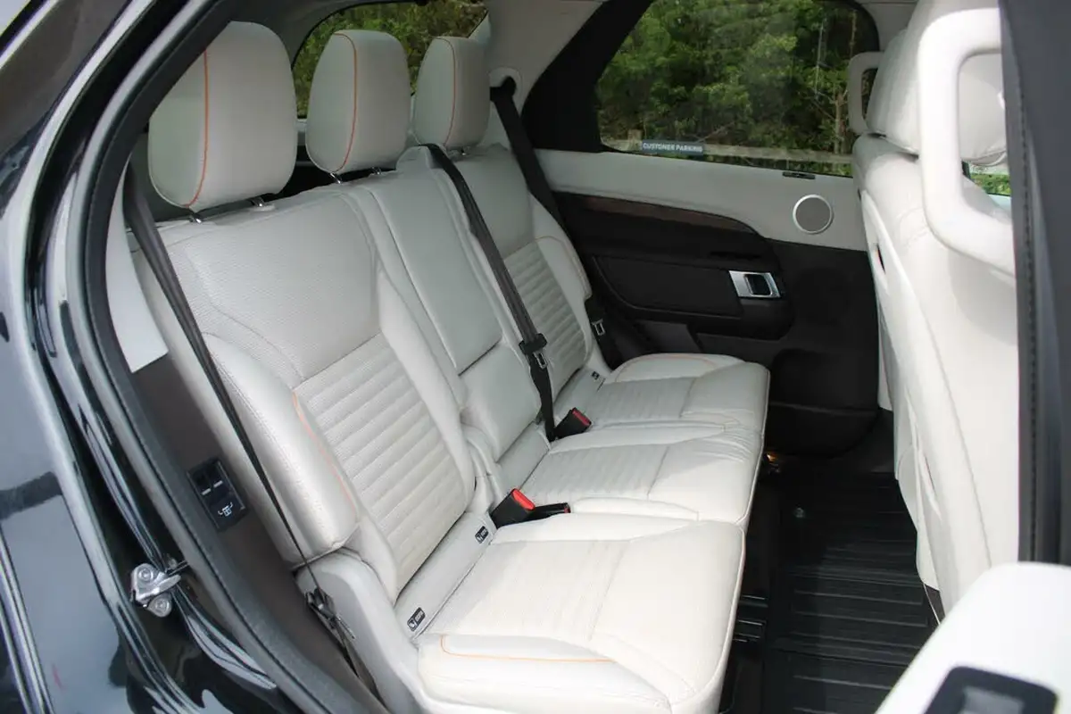 2019-land-rover-discovery-20-sd4-hse-big-10