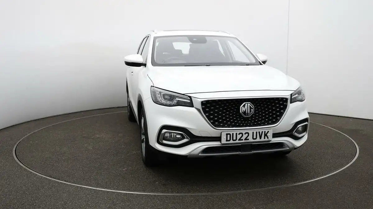 2022-mg-hs-15t-gdi-exclusive-162ps-big-35