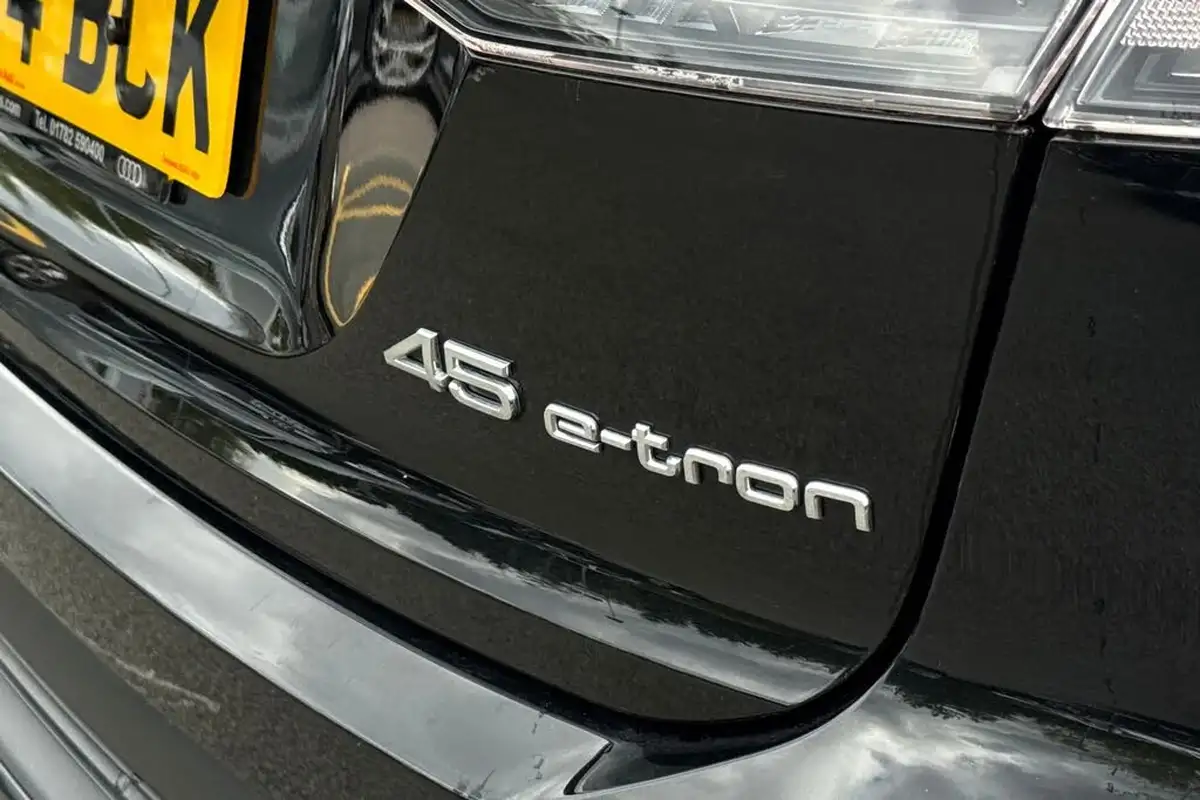 2024-audi-q4-e-tron-45e-sport-station-wagon-auto-big-25