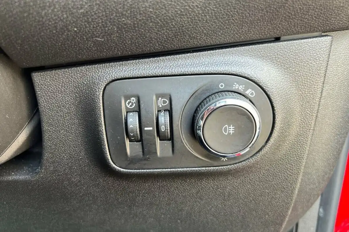2016-vauxhall-adam-12i-vvt-16v-jam-big-31
