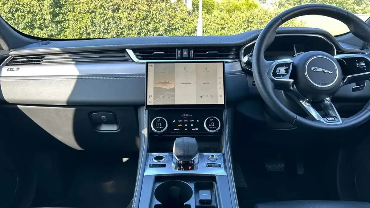 2022-jaguar-f-pace-20-d200-r-dynamic-s-big-13