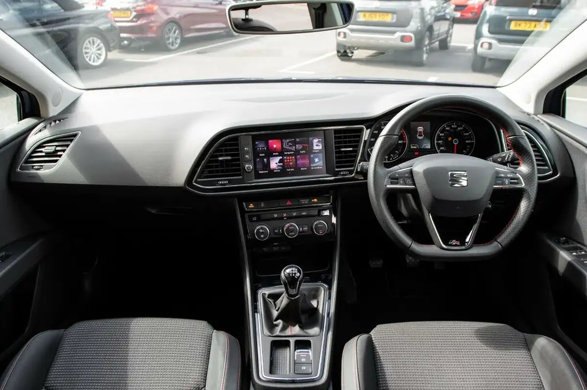 2018-seat-leon-14-tsi-fr-technology-hatchback-5d-big-3