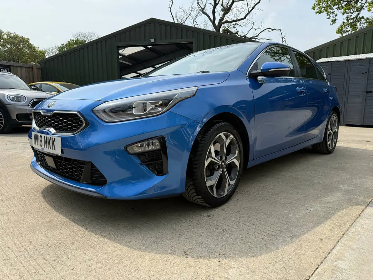 2018-kia-ceed-14-t-gdi-first-edition-hatchback-big-8