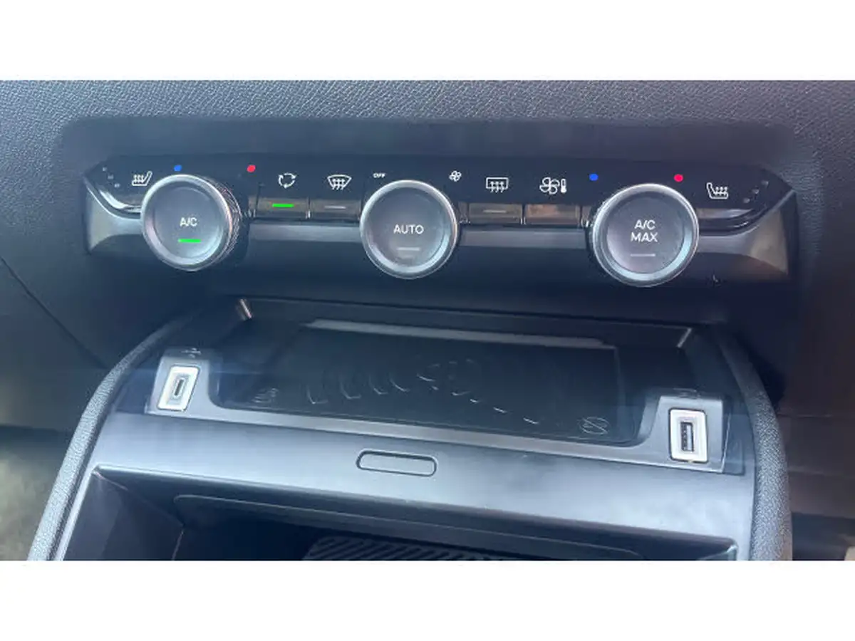 2024-citroen-c4-e-e-series-156ps-54kwh-big-28