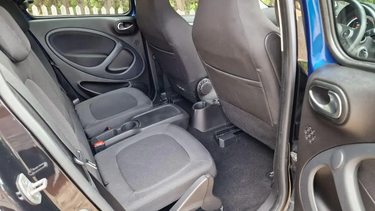 2018-smart-forfour-10-passion-71bhp-big-17