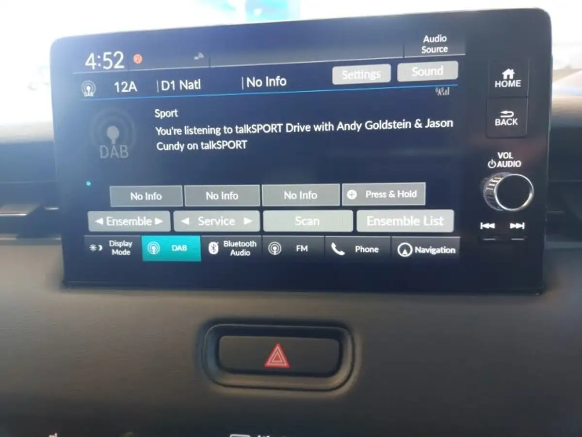 2022-honda-hr-v-15-i-mmd-elegance-big-17