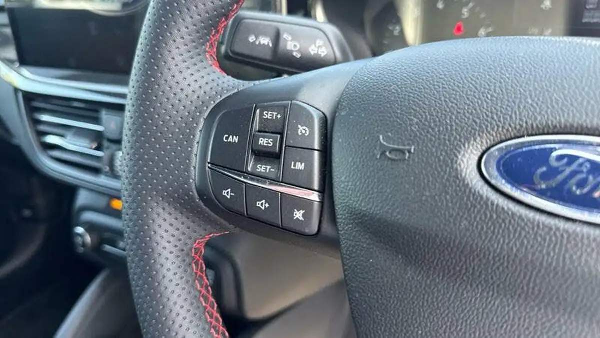 2024-ford-focus-10t-st-line-125ps-hatchback-big-34