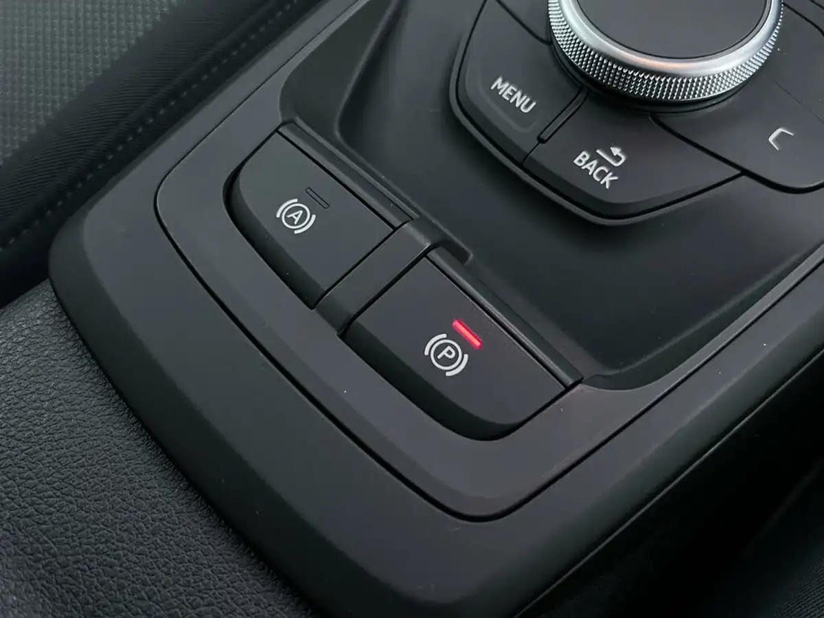 2020-audi-q2-16-30-tdi-technik-s-tronic-big-30