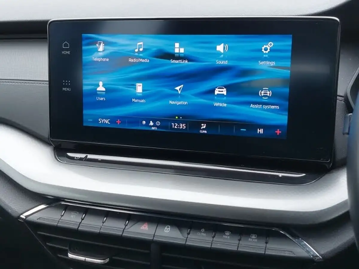 2022-skoda-octavia-10-tsi-se-109ps-estate-big-13