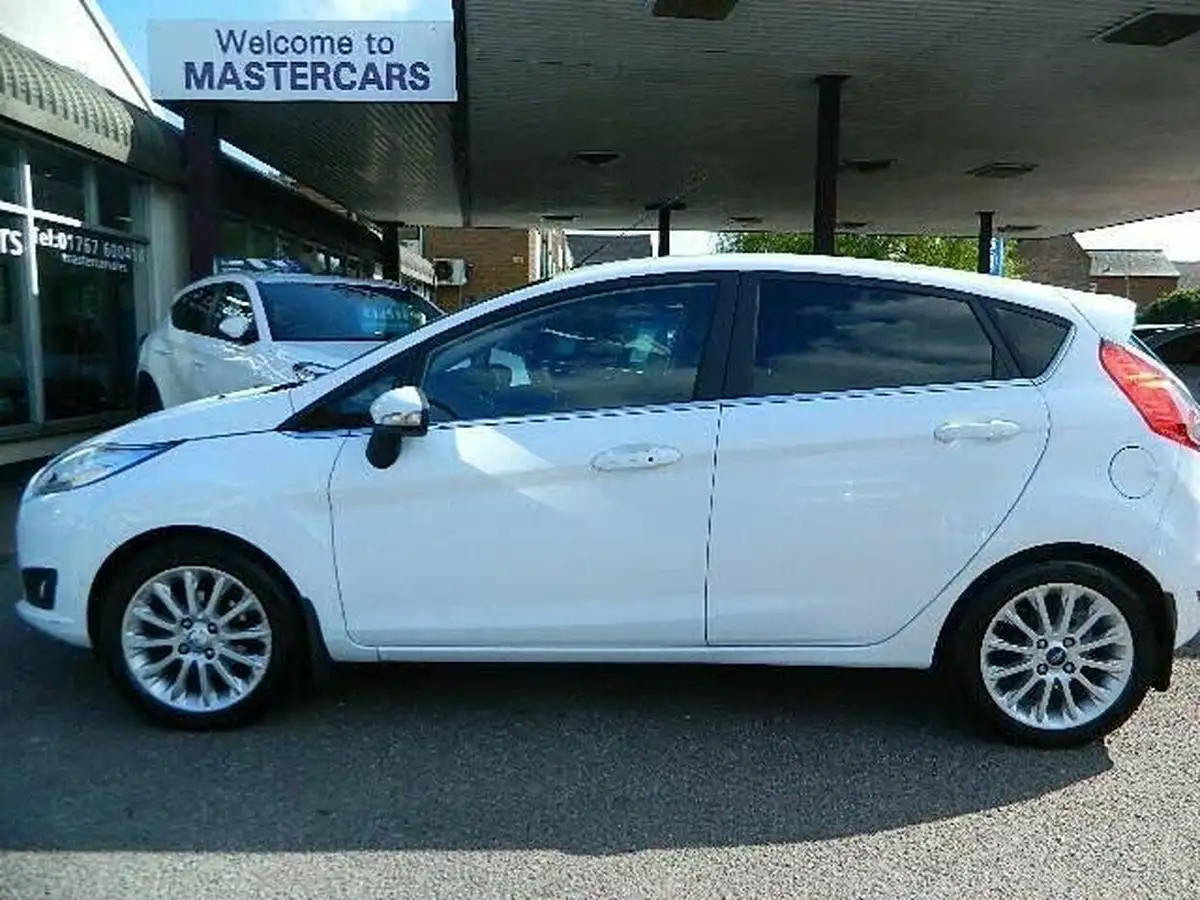 2015-ford-fiesta-10-titanium-x-100ps-ss-5d-big-10