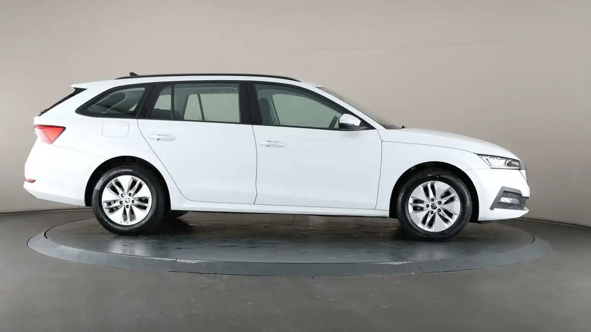 2023-skoda-octavia-20tdi-se-technology-116ps-estate-big-7