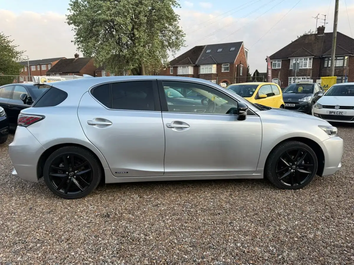 2016-lexus-ct-200h-18-sport-big-16