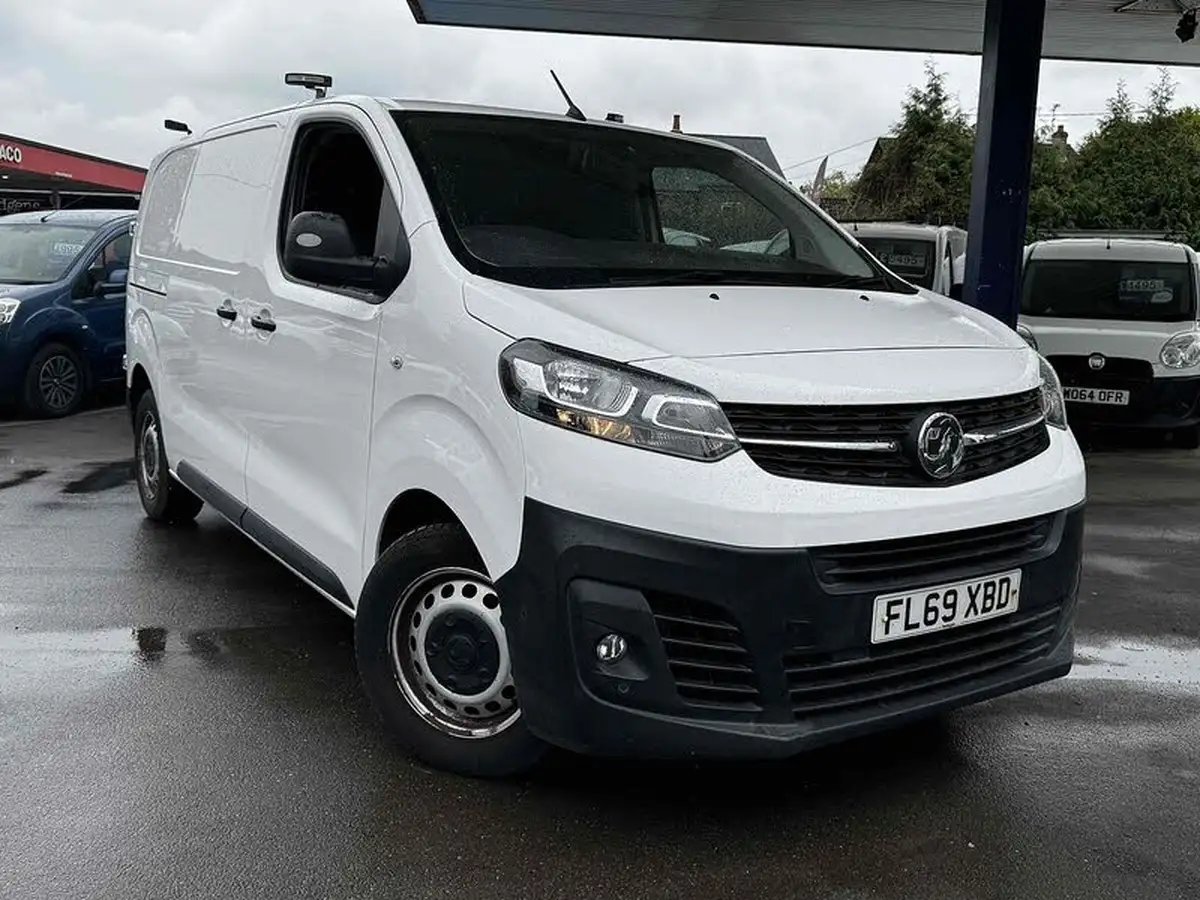 2019-vauxhall-vivaro-15td-2900-l1h1-dynamic-big-0