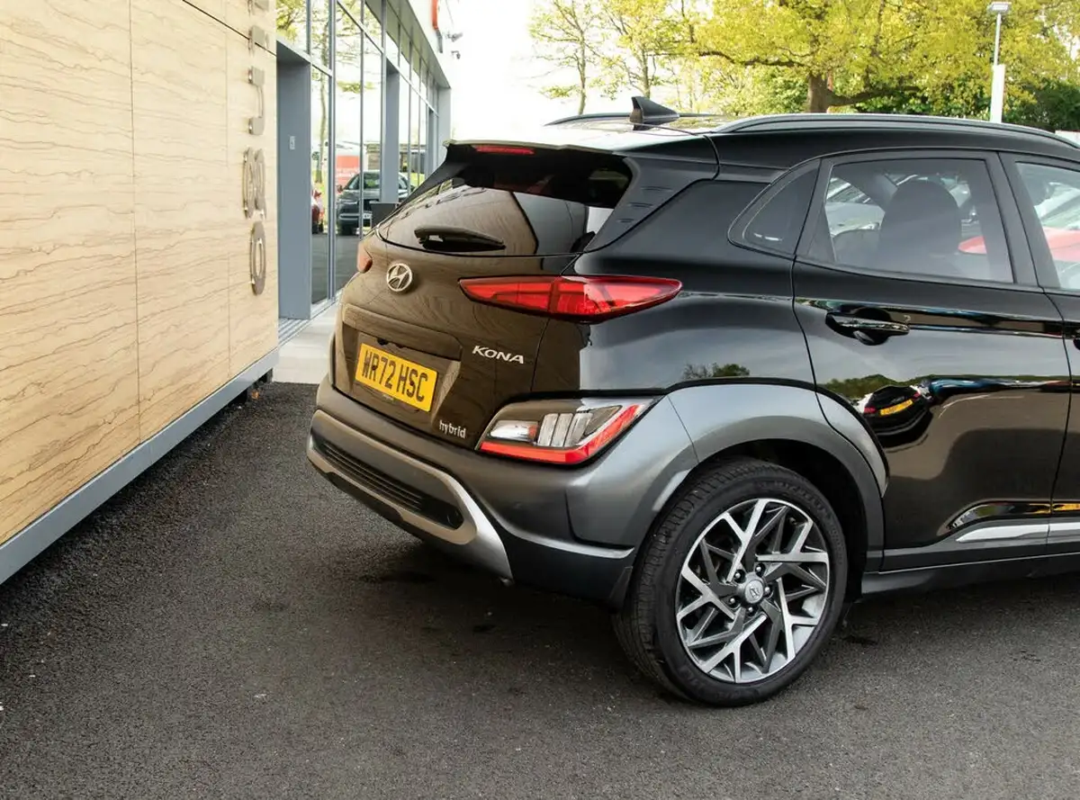 2022-hyundai-kona-16-gdi-premium-big-8