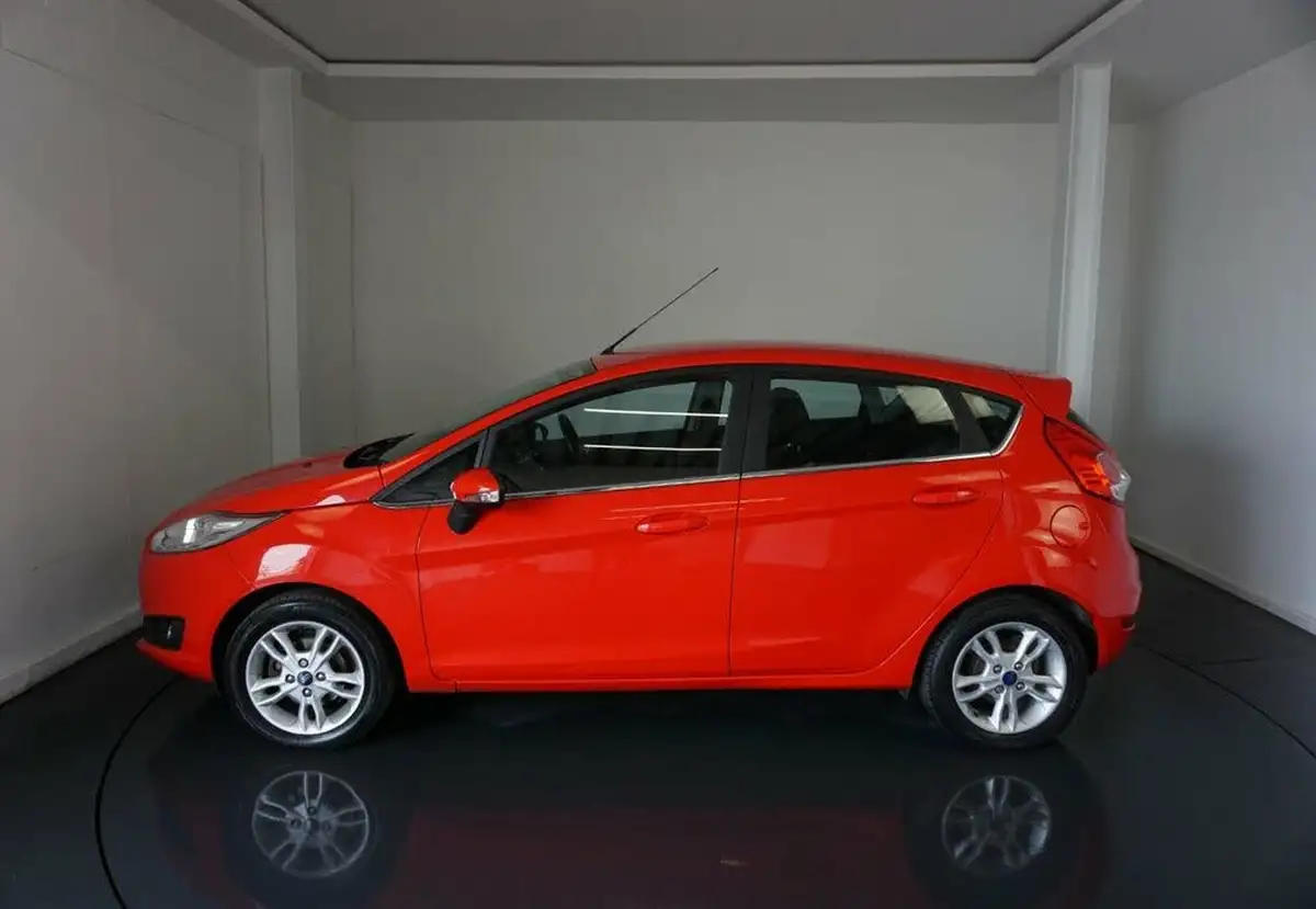 2017-ford-fiesta-10t-zetec-100ps-ecoboost-ss-5d-big-4